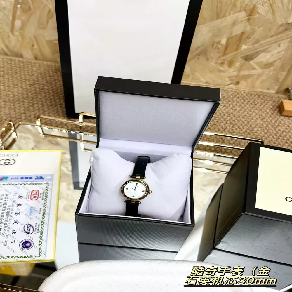 구찌 30mm 스틸 여성용 가죽 시계