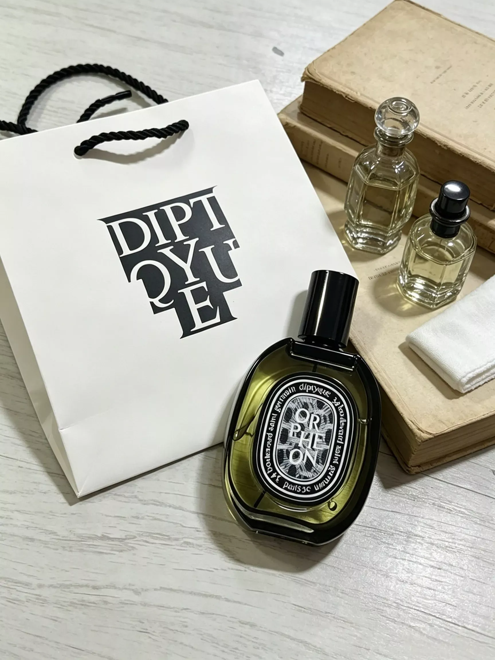 딥디크 오르페옹 우디 플로럴 EDP 향수 상세 이미지 4