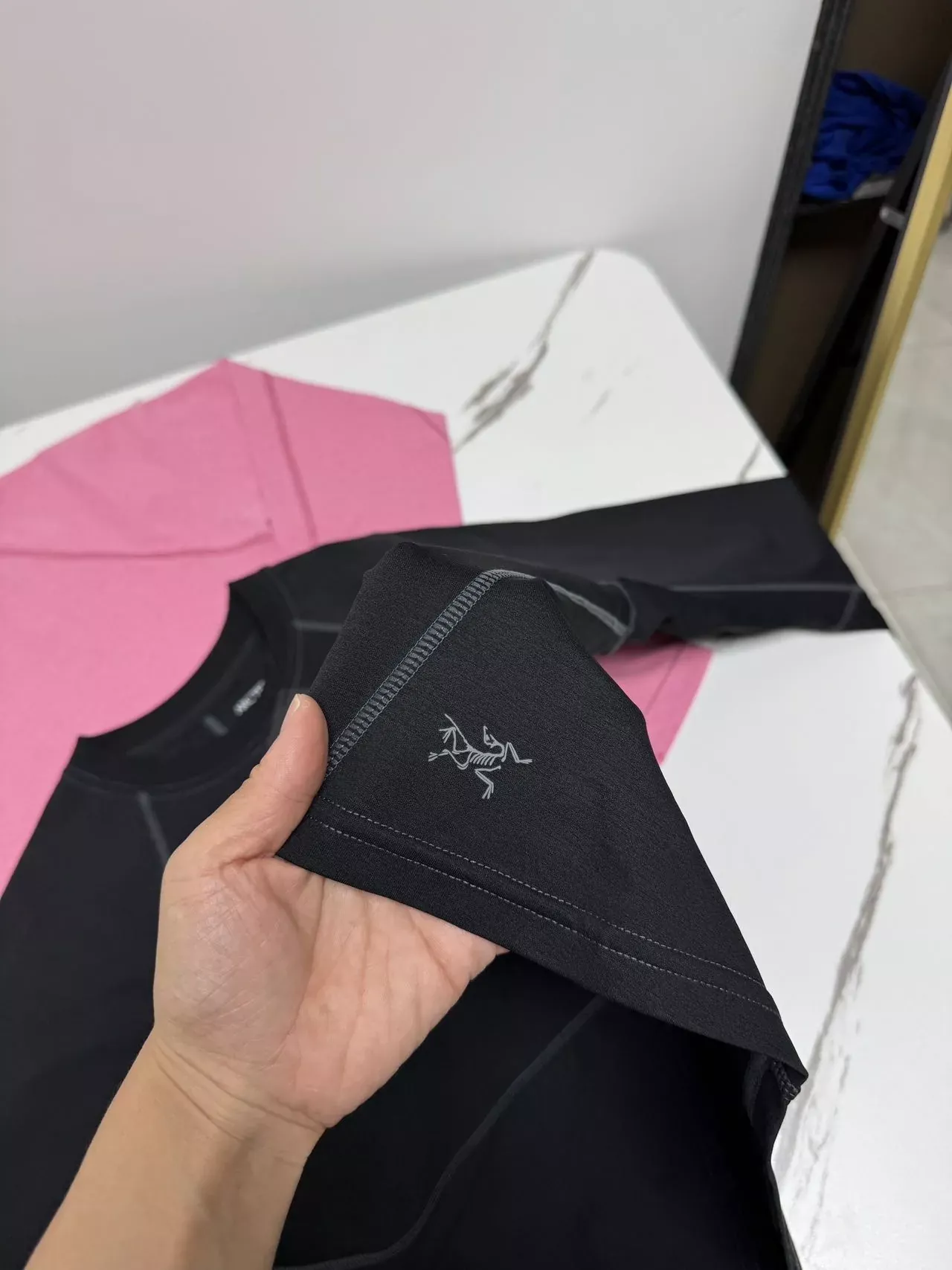 아크테릭스 기능성 배색 래글런 여성용 긴소매 티셔츠 상세 이미지 8
