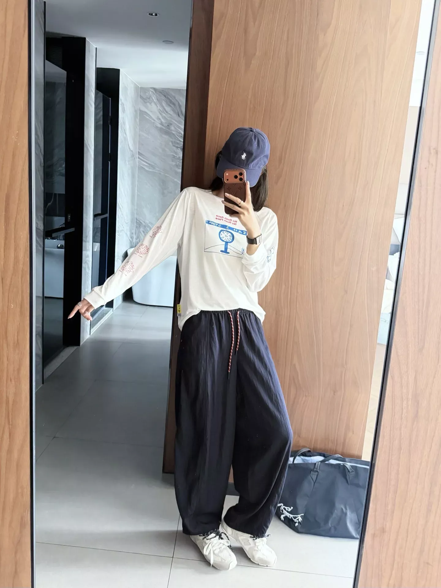 안코라우 아트 프린트 여성용 긴소매 티셔츠 상세 이미지 79
