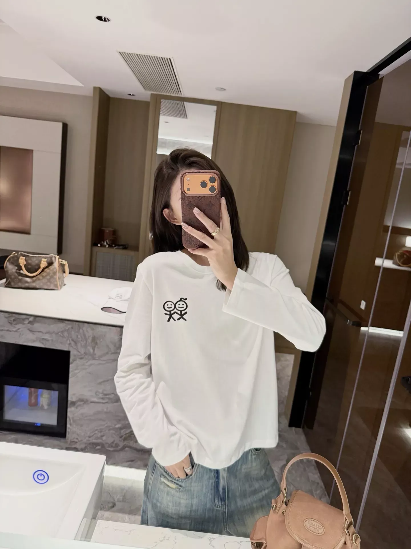 어반소피스티케이션 스틱 피규어 프린트 여성용 긴소매 티셔츠 상세 이미지 54