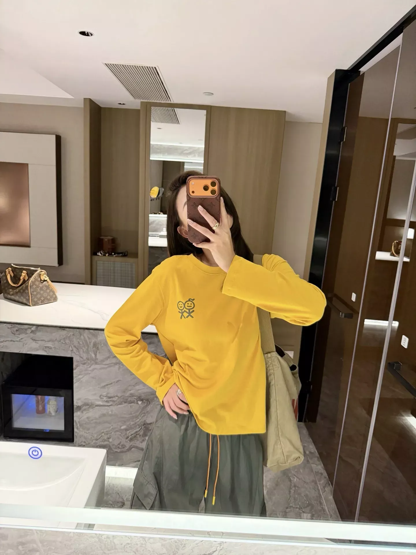 어반소피스티케이션 스틱 피규어 프린트 여성용 긴소매 티셔츠 상세 이미지 65