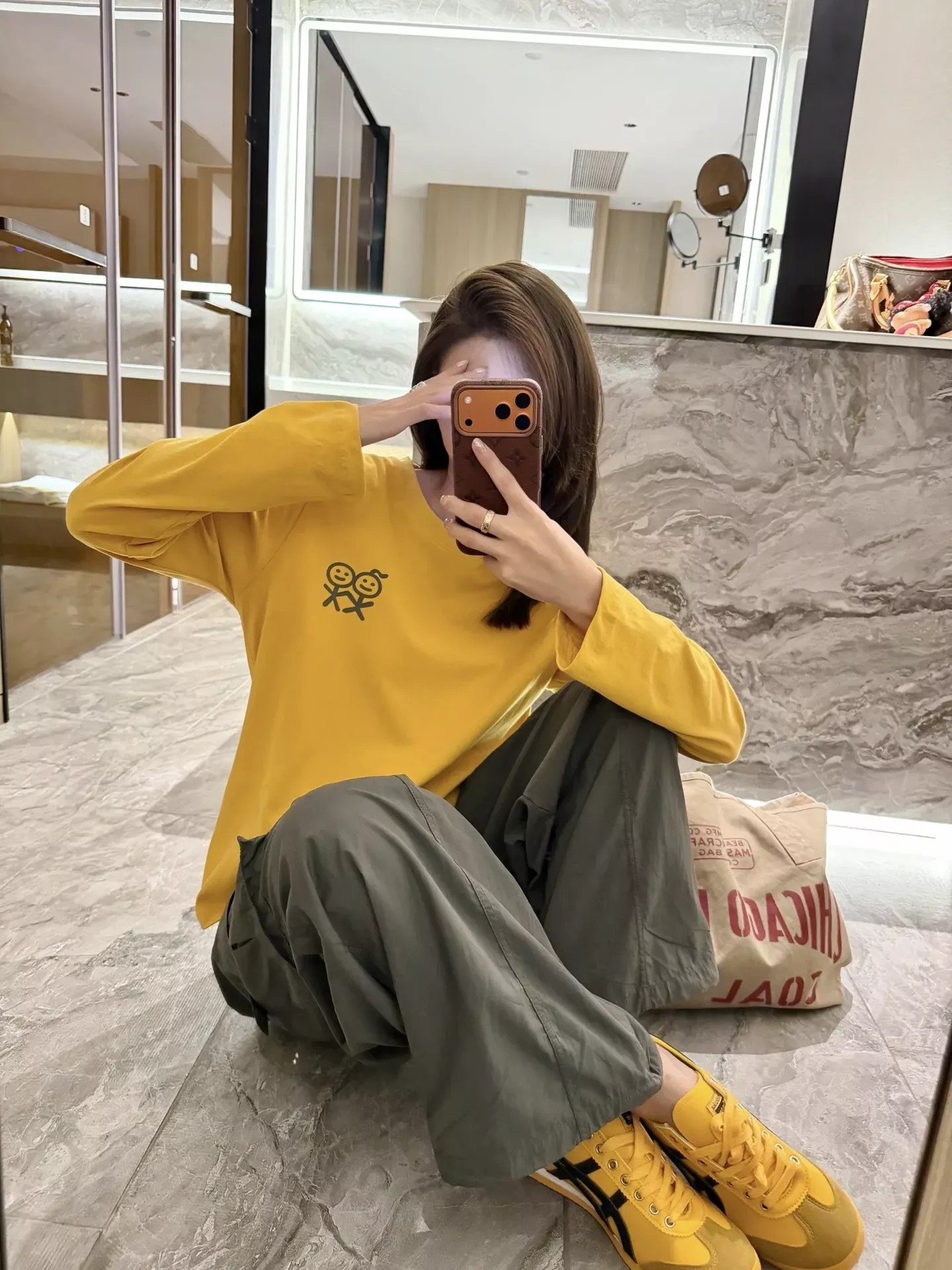 어반소피스티케이션 스틱 피규어 프린트 여성용 긴소매 티셔츠 상세 이미지 66