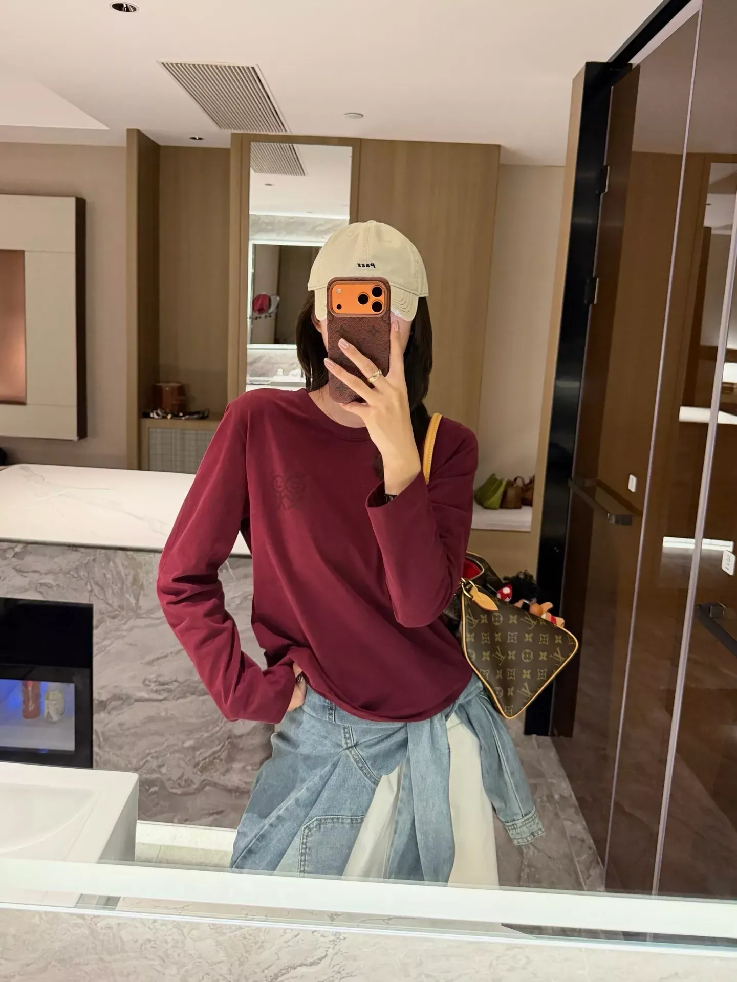 어반소피스티케이션 스틱 피규어 프린트 여성용 긴소매 티셔츠 상세 이미지 72