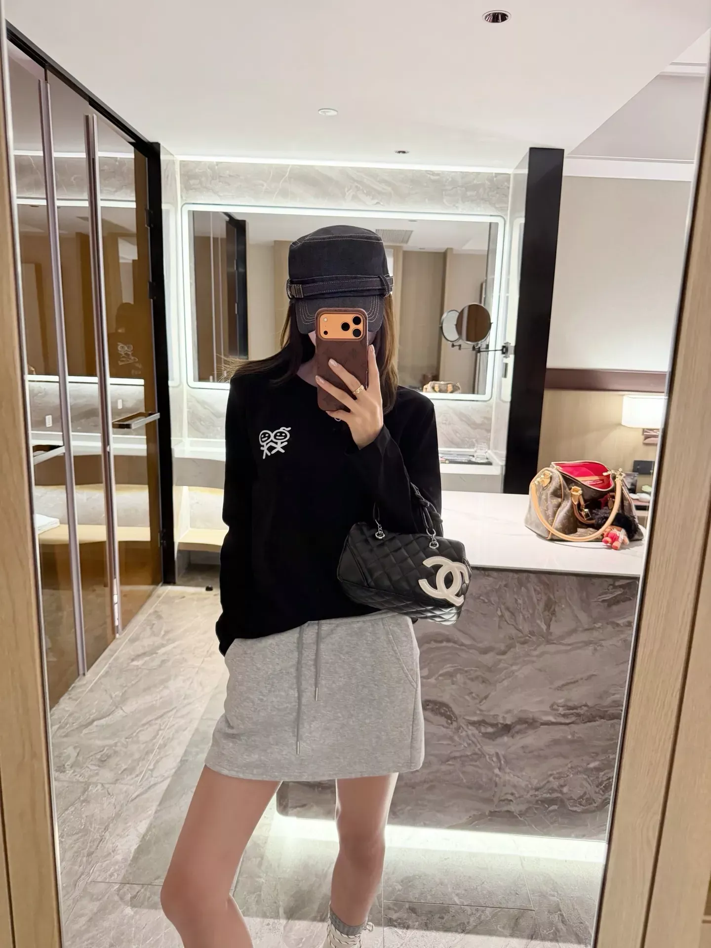 어반소피스티케이션 스틱 피규어 프린트 여성용 긴소매 티셔츠 상세 이미지 81
