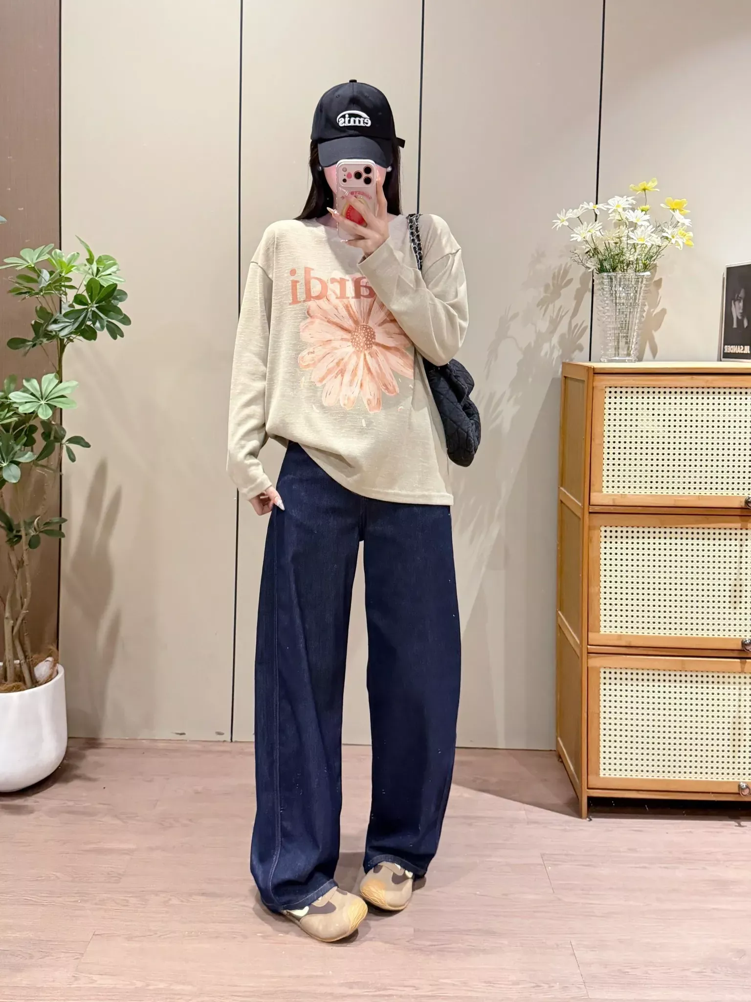 마르디 마가렛 플라워 프린트 여성용 긴소매 티셔츠 상세 이미지 37