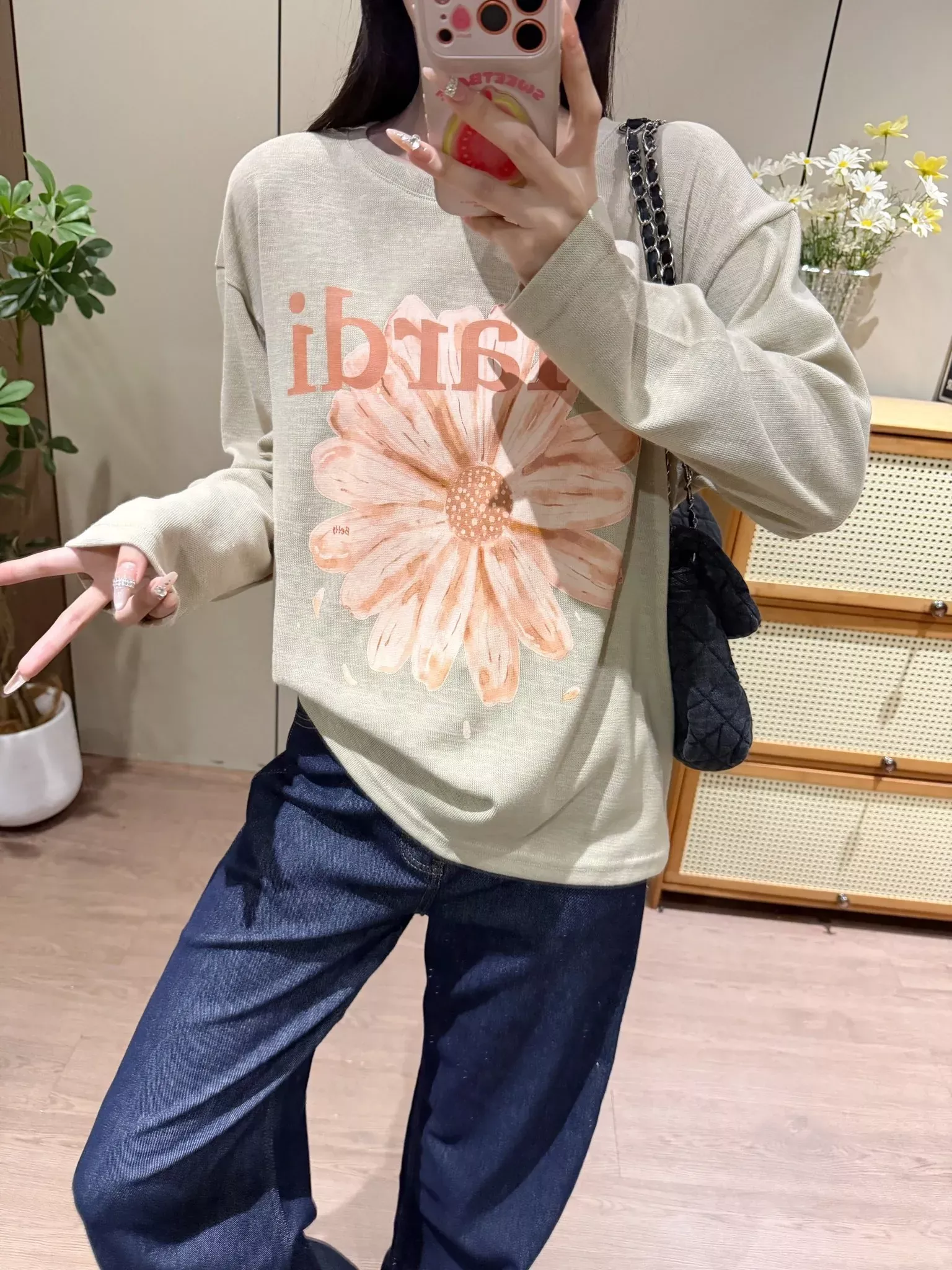 마르디 마가렛 플라워 프린트 여성용 긴소매 티셔츠 상세 이미지 38