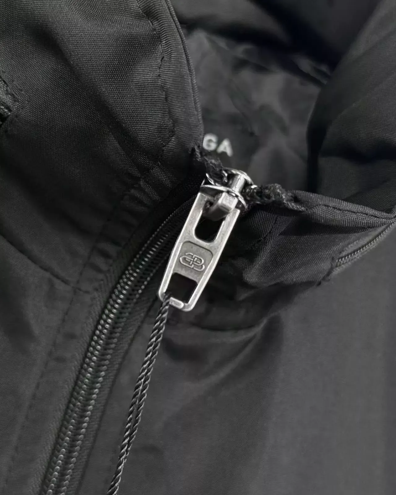 발렌시아가 방수 후드 집업 남녀공용 집업 재킷 상세 이미지 6