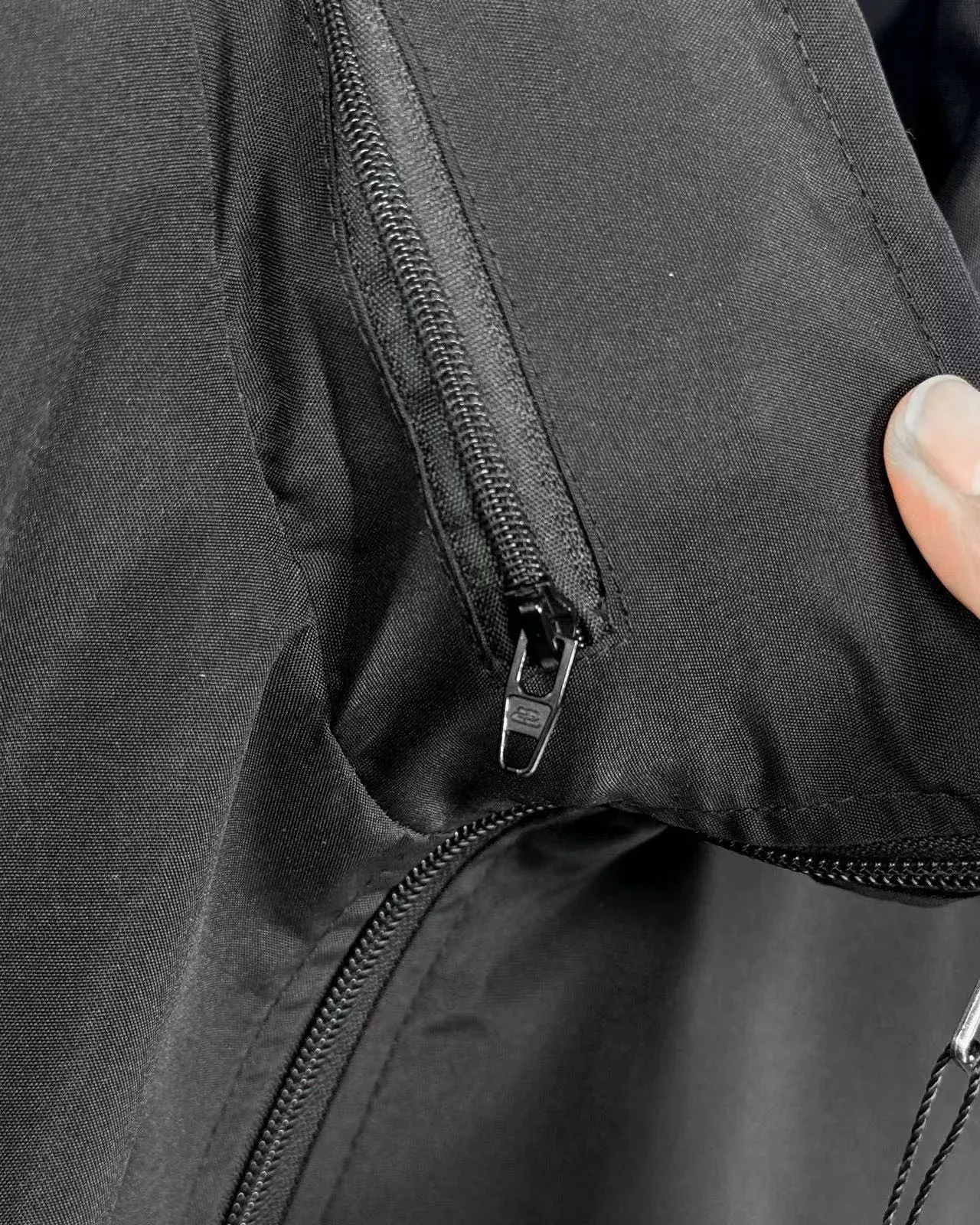 발렌시아가 방수 후드 집업 남녀공용 집업 재킷 상세 이미지 7