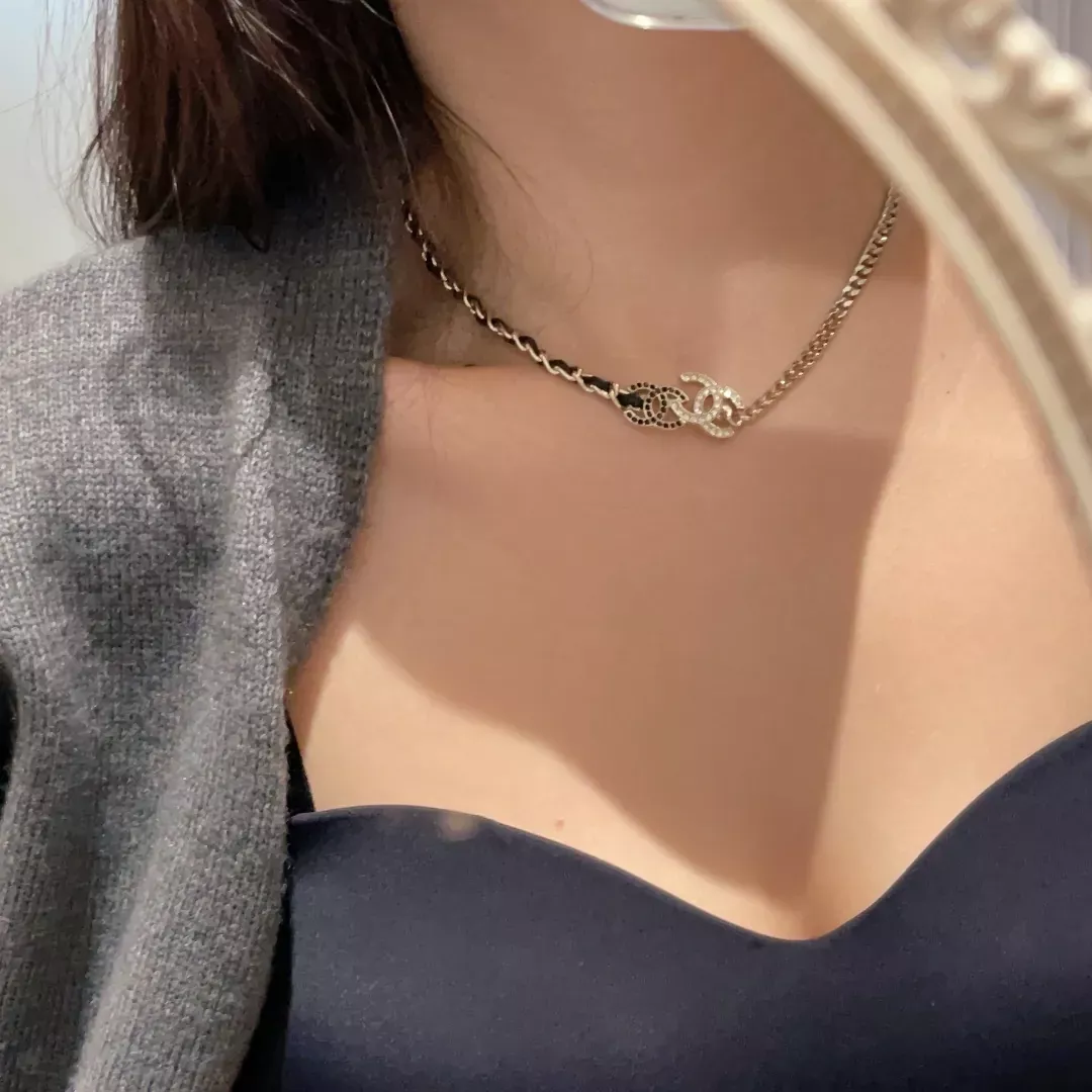 샤넬 더블 로고 가죽 초커 목걸이 상세 이미지 2