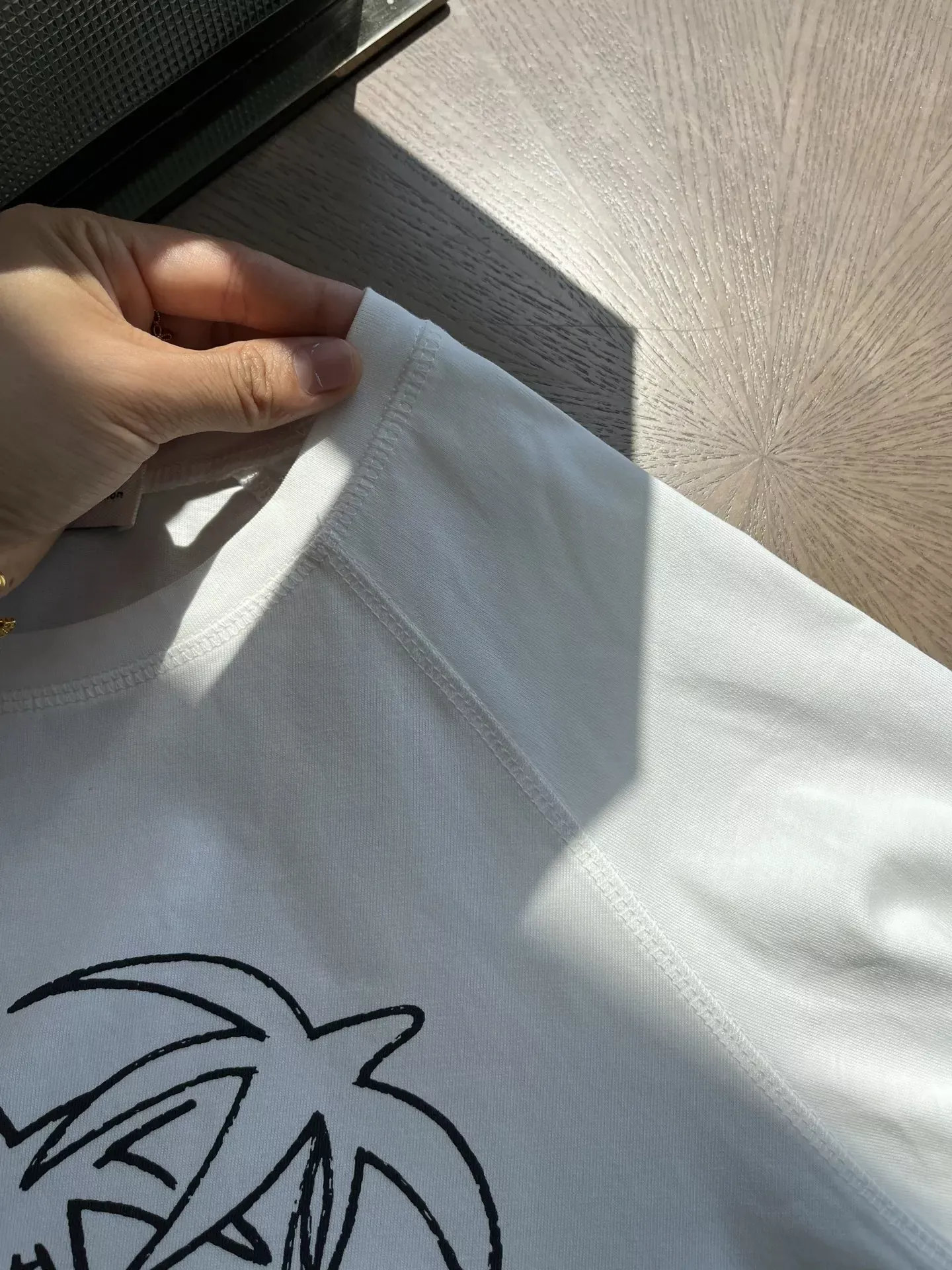 어반소피스티케이션 라글란 스틱맨 프린트 여성용 긴소매 티셔츠 상세 이미지 13