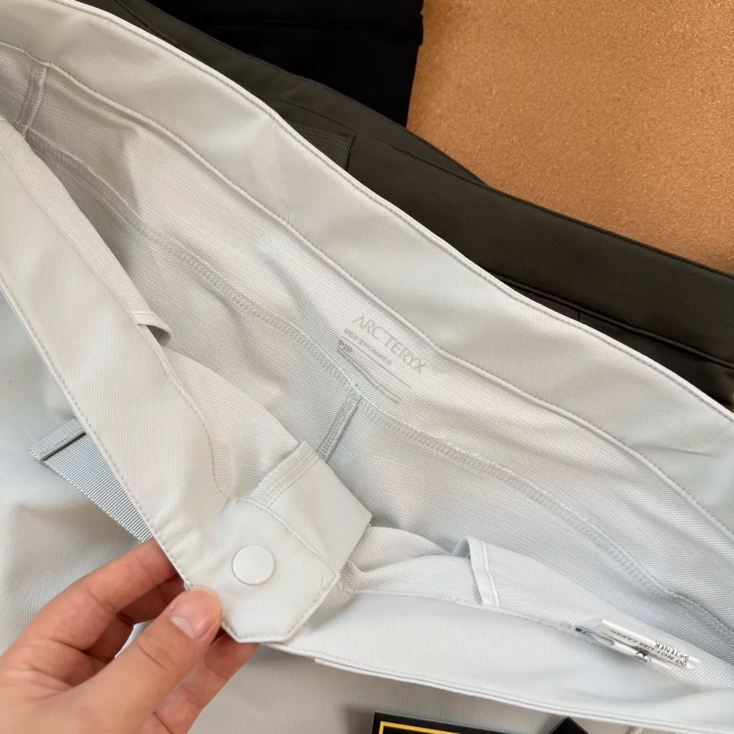 아크테릭스 아웃도어 기능성 소프트쉘 남녀공용 캐쥬얼 팬츠 상세 이미지 18