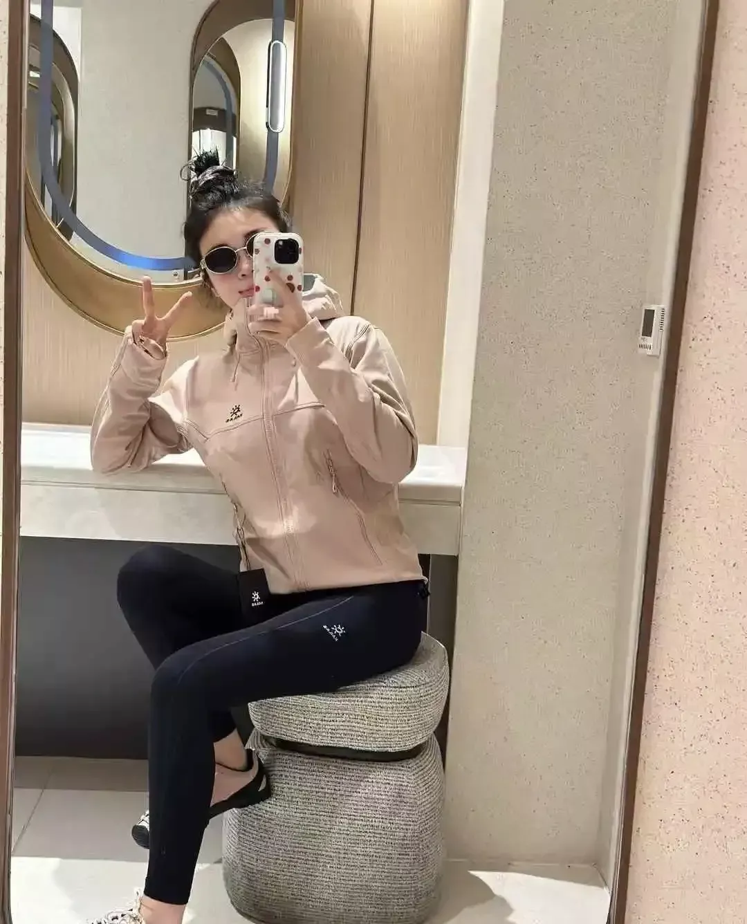카일라스 방수 방풍 소프트쉘 남녀공용 후드 재킷 상세 이미지 31