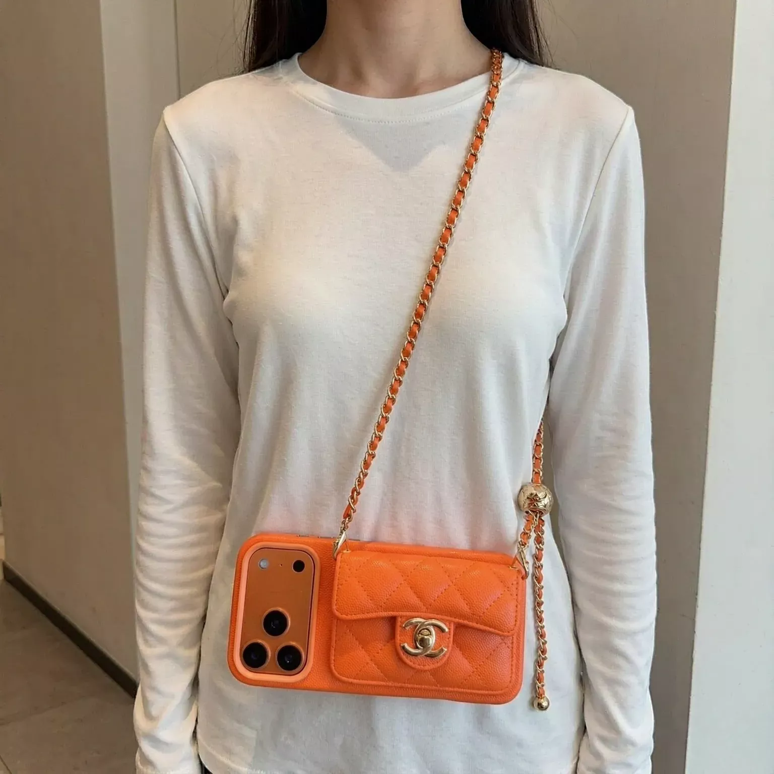 샤넬 체인 카드포켓 아이폰 케이스 상세 이미지 3