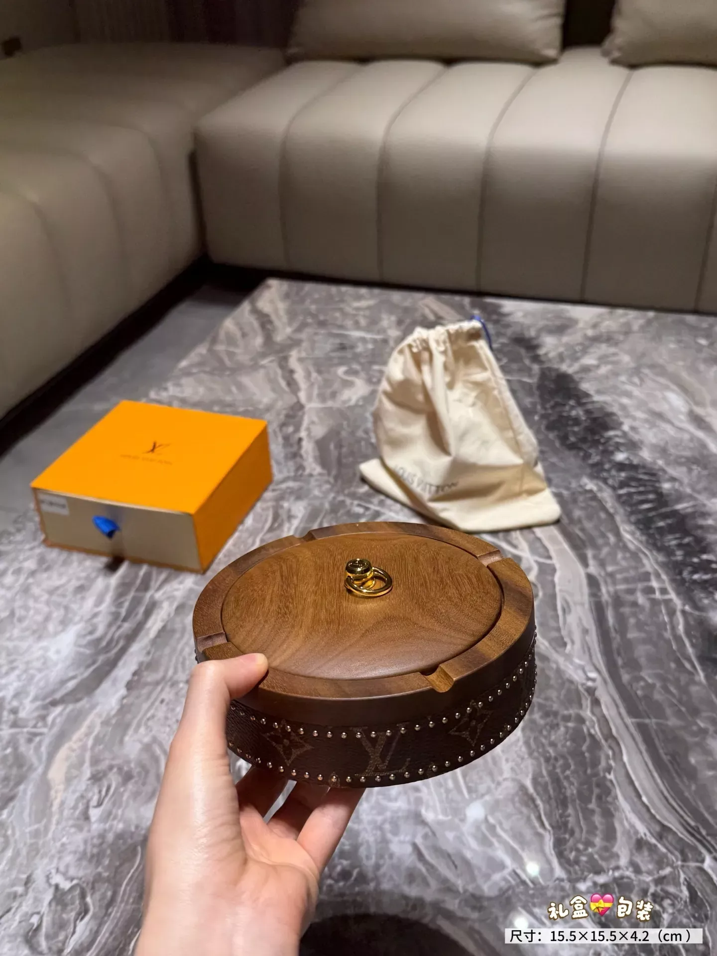루이비통 원형 우드 스터드 재떨이 상세 이미지 4