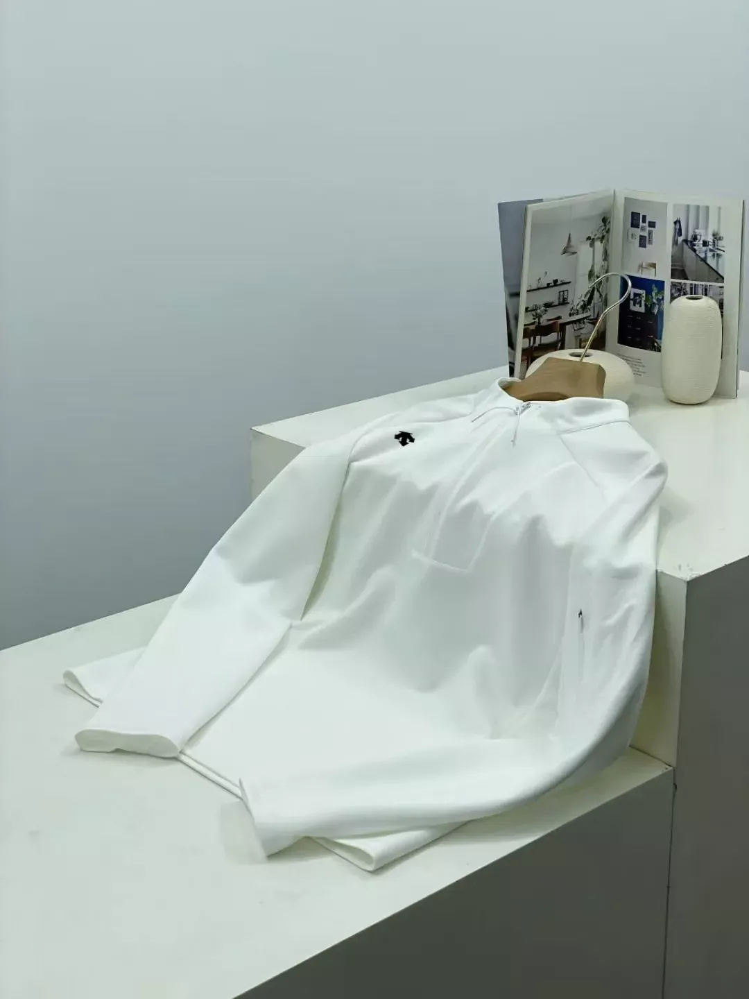 데상트 반집업 기능성 남녀공용 긴소매 티셔츠 상세 이미지 7
