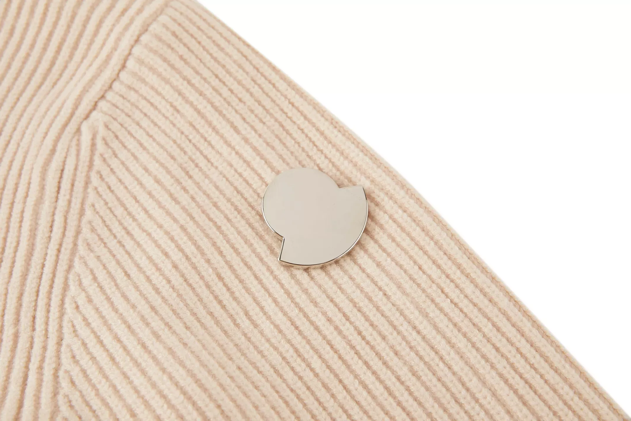 몽클레어 금속 로고 후드 남녀공용 긴소매 니트 상세 이미지 5