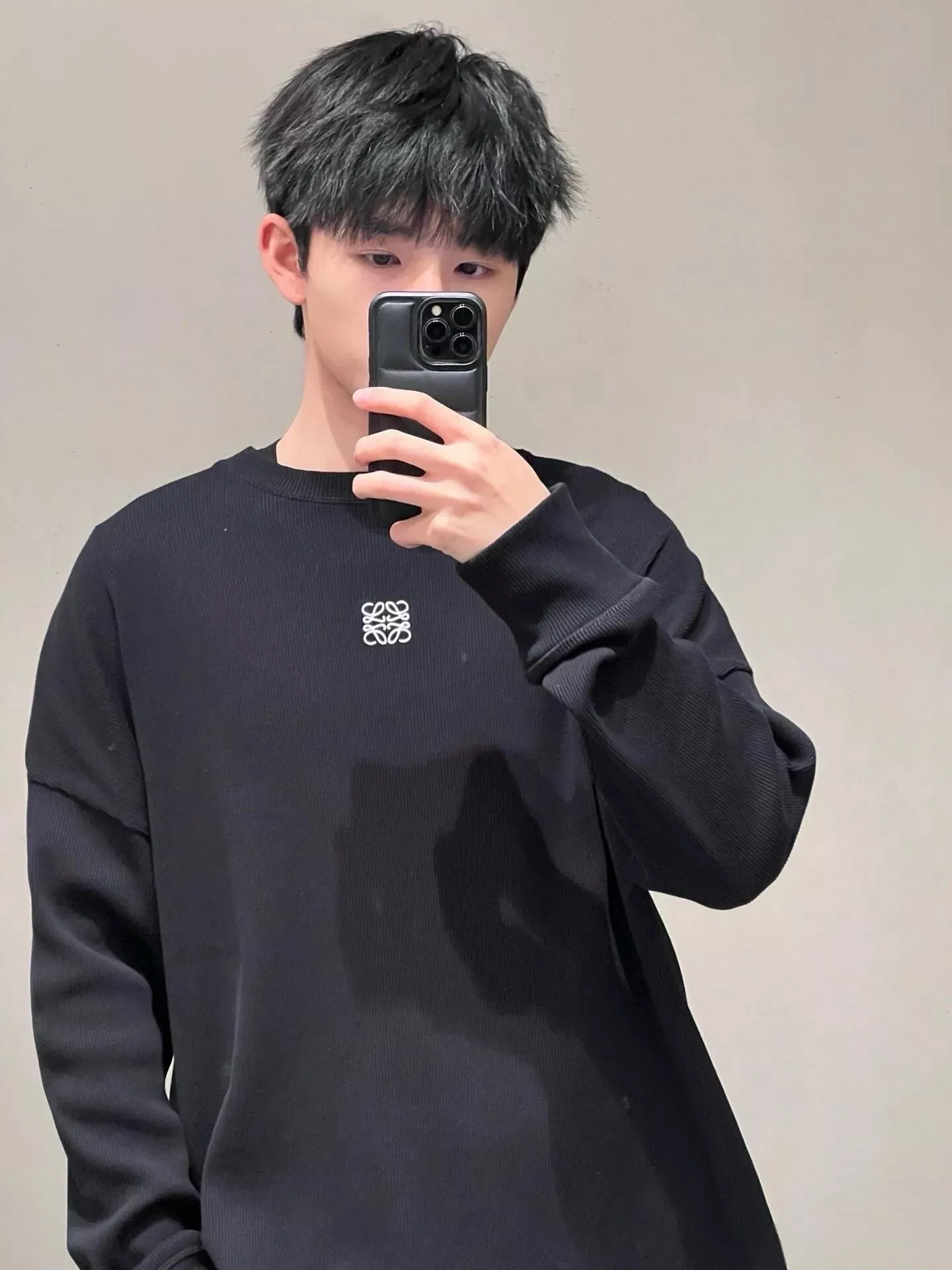 로에베 자수 로고 리브 남녀공용 긴소매 티셔츠 상세 이미지 10