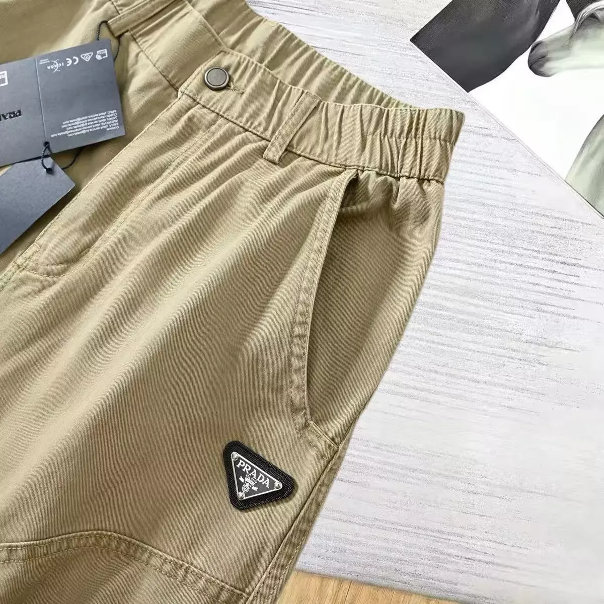 프라다 멀티 포켓 와이드 남녀공용 캐쥬얼 팬츠 상세 이미지 14