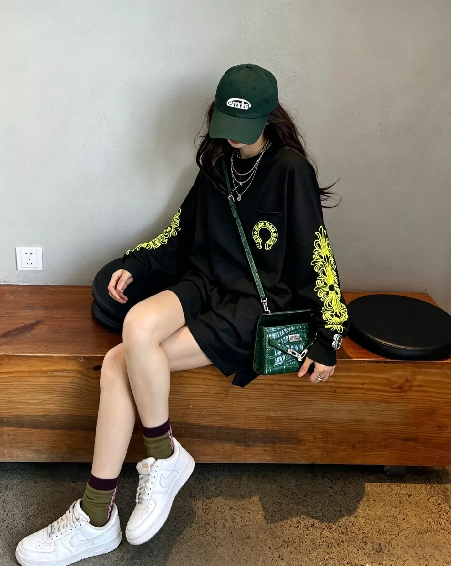 크롬하츠 형광 프린트 루즈핏 남녀공용 긴소매 티셔츠 상세 이미지 16