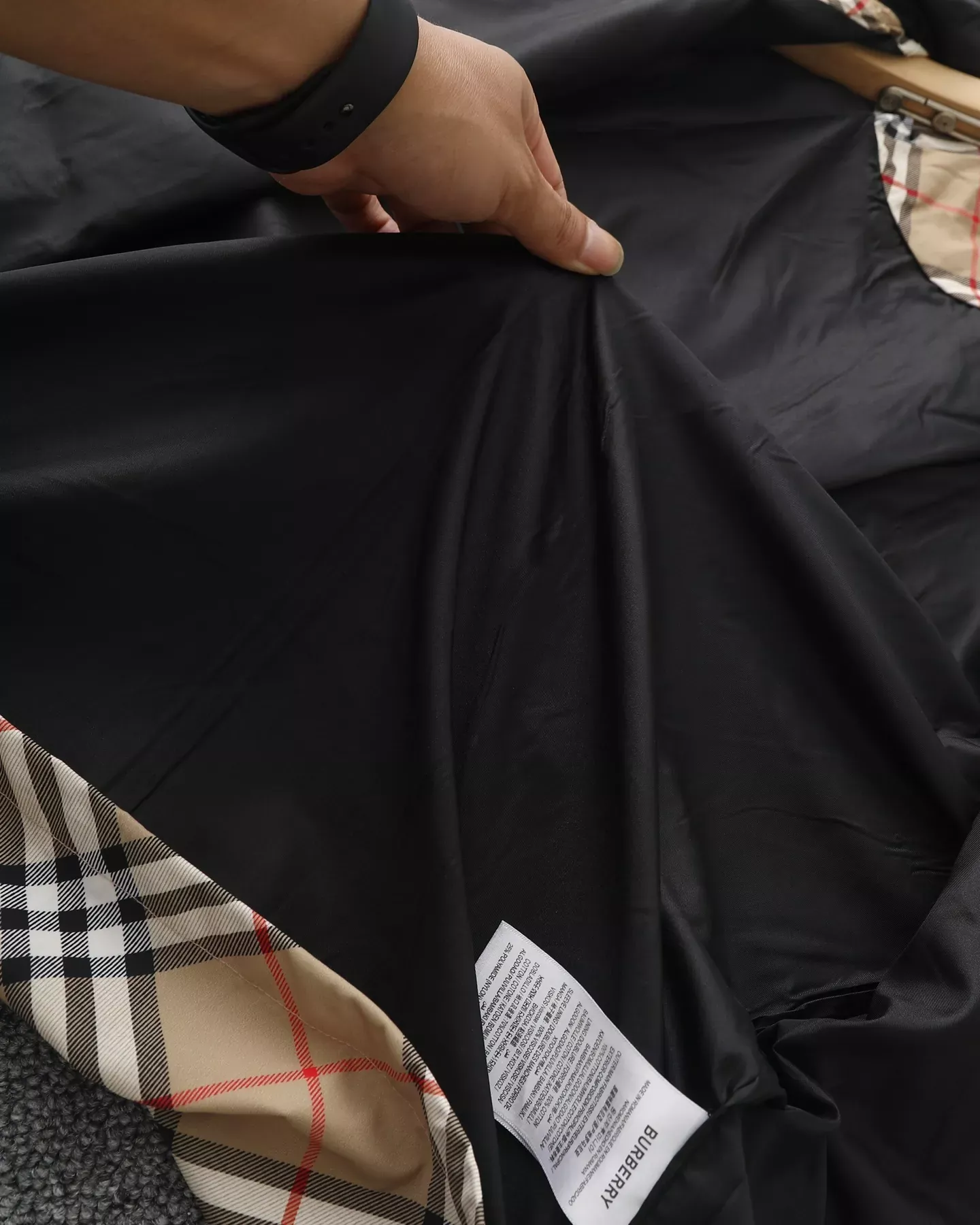 버버리 체크 프린트 후드 남녀공용 후드 재킷 상세 이미지 22