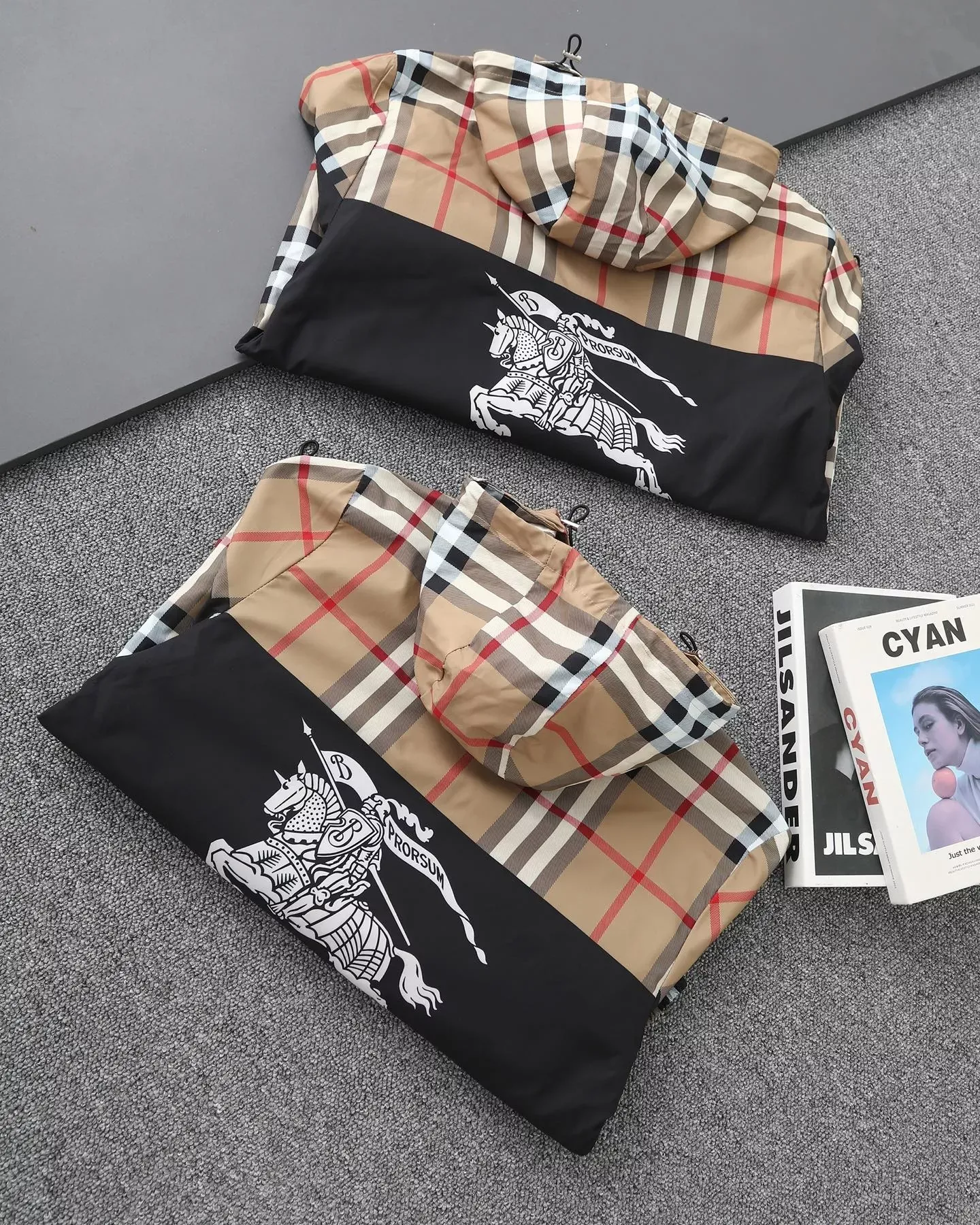 버버리 체크 배색 전후 로고 남녀공용 후드 재킷 상세 이미지 6
