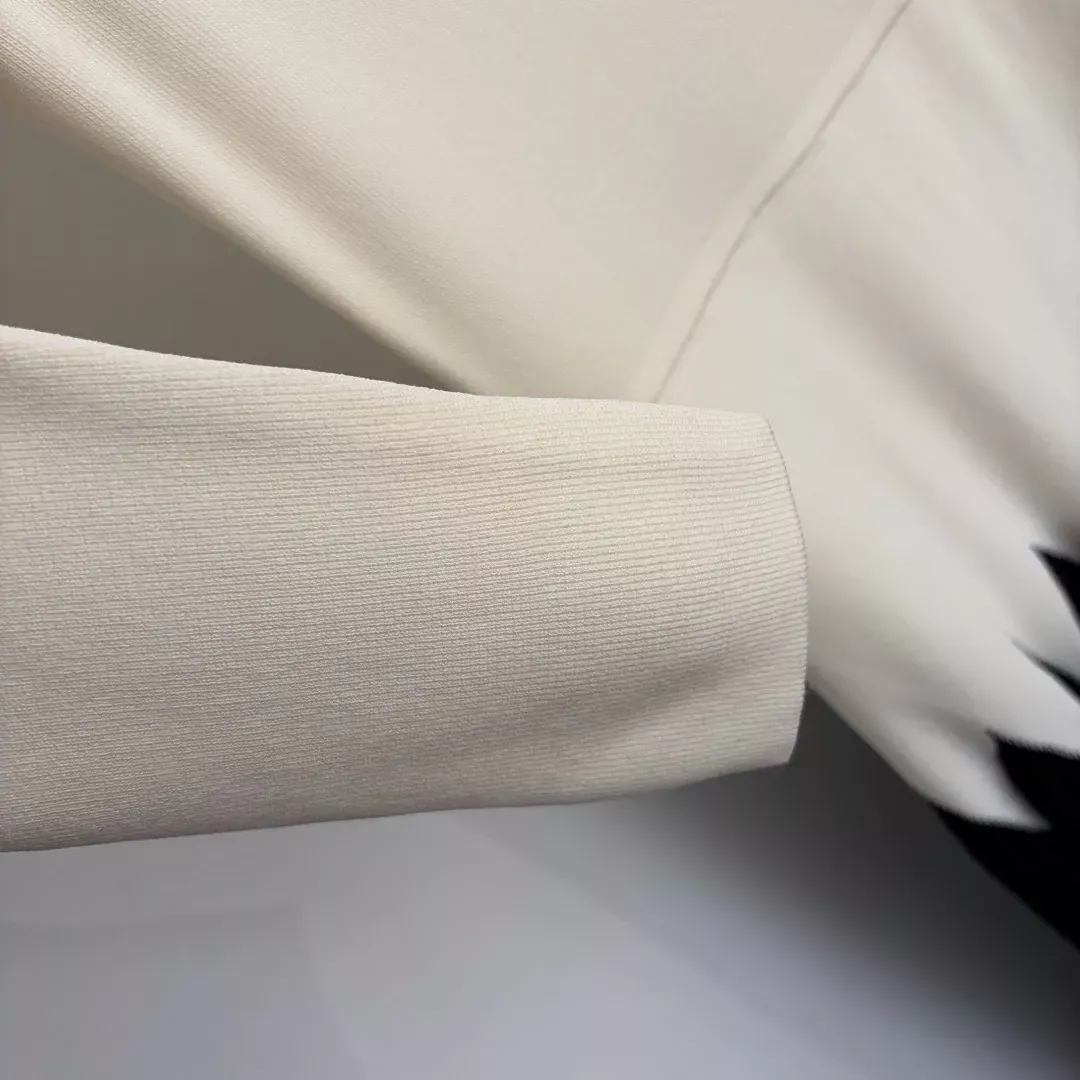 산드로 배색 압주름 브이넥 여성용 원피스 상세 이미지 4