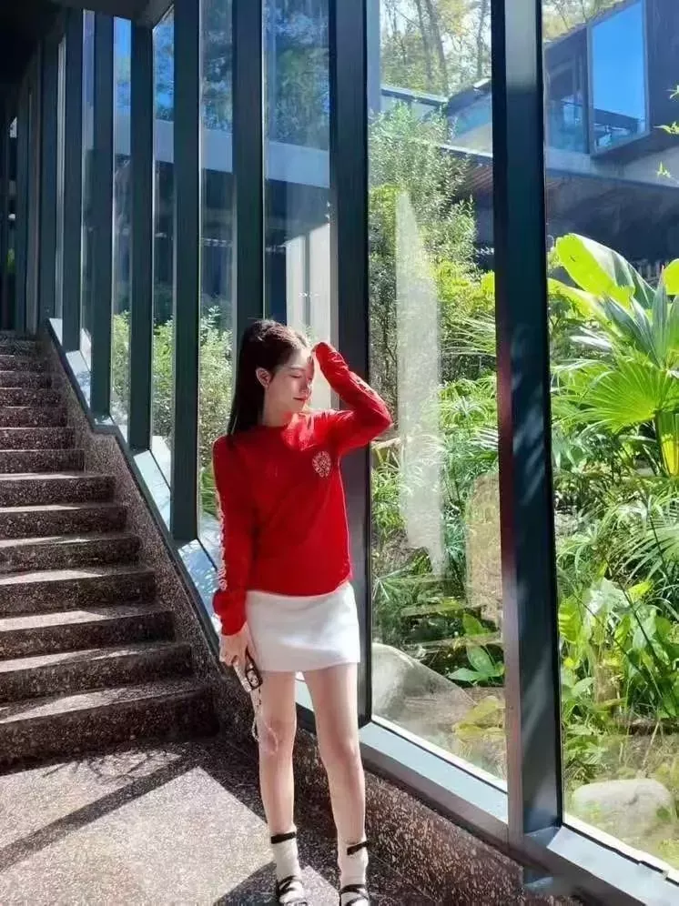 크롬하츠 십자가 포켓 순면 여성용 긴소매 티셔츠 상세 이미지 14