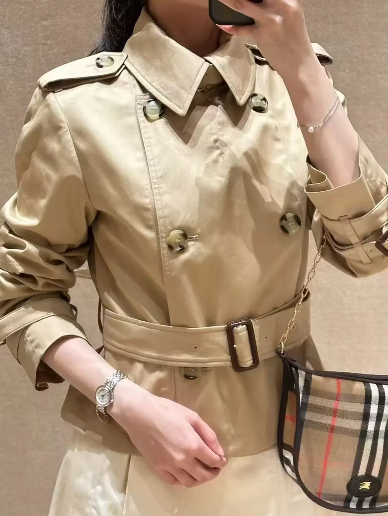 버버리 더블브레스트 벨트 여성용 쇼트 코트 상세 이미지 38