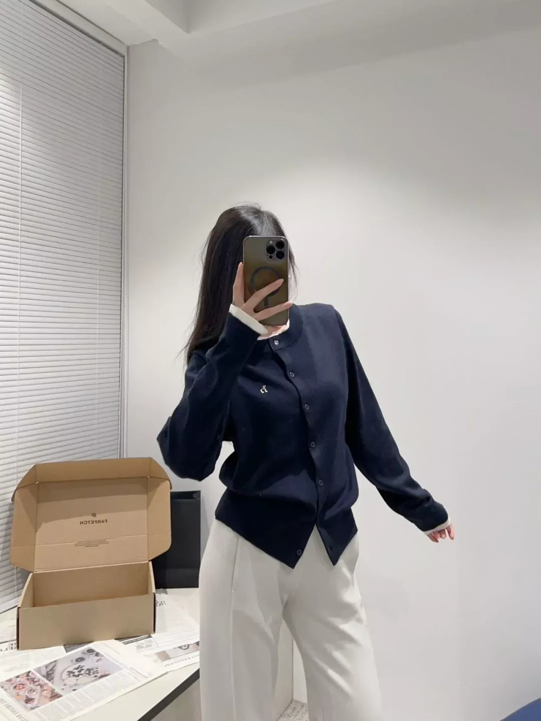 헤지스 배색 레이어드 여성용 긴소매 가디건 상세 이미지 47