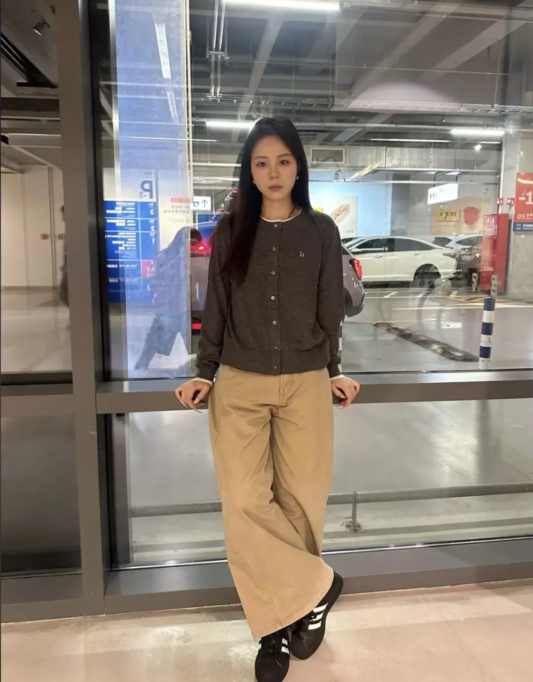 헤지스 배색 레이어드 여성용 긴소매 가디건 상세 이미지 63