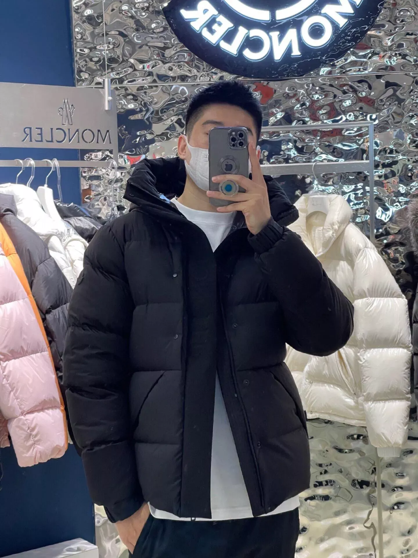 몽클레어 후드 쇼트 다운 남녀공용 쇼트 패딩 상세 이미지 36
