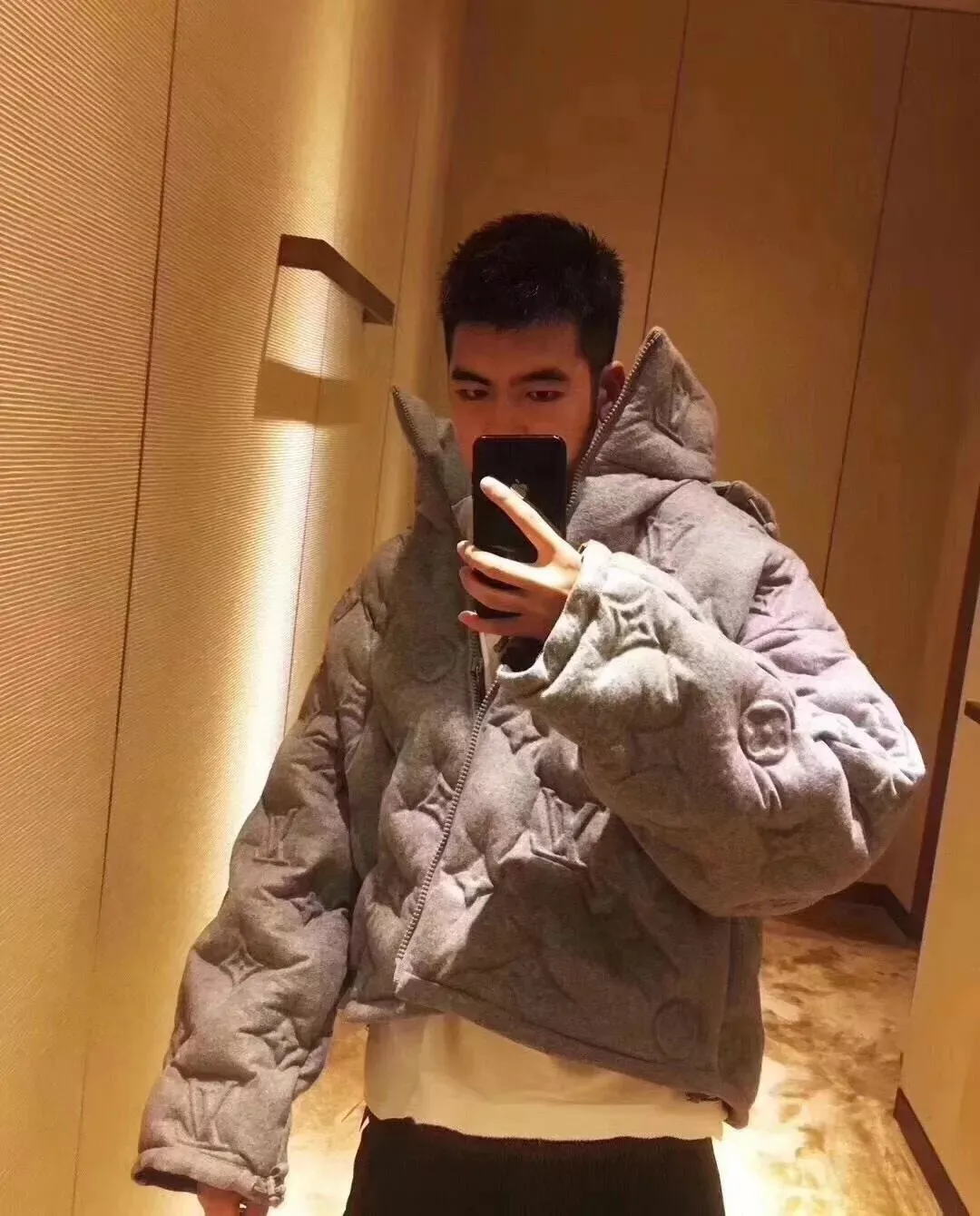 루이비통 모노그램 캐시미어 쇼트 패딩 상세 이미지 25