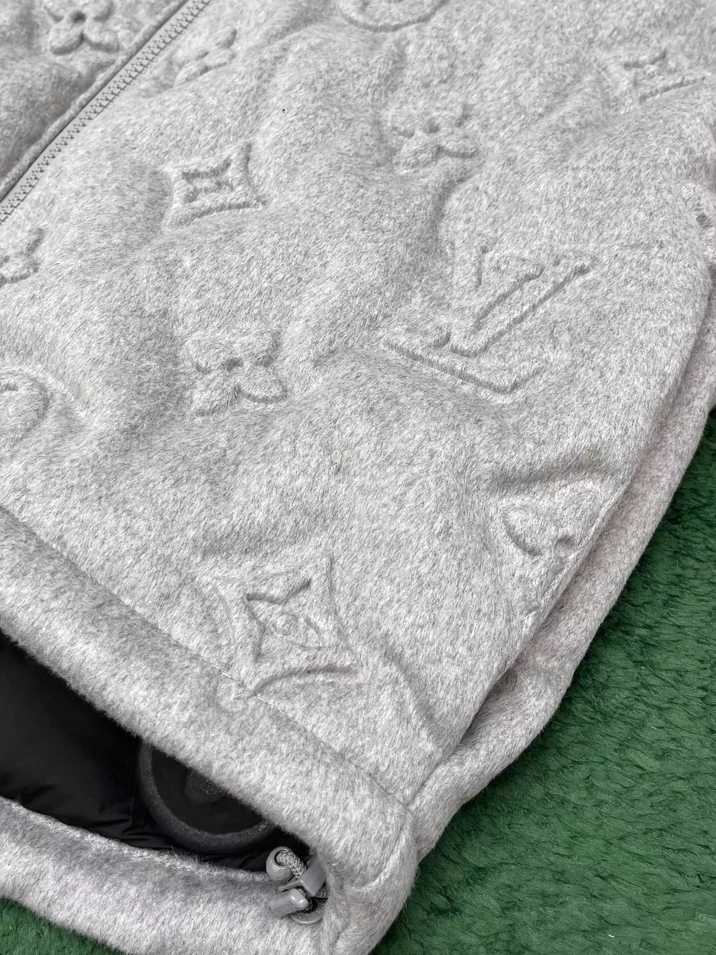 루이비통 모노그램 캐시미어 쇼트 패딩 상세 이미지 6