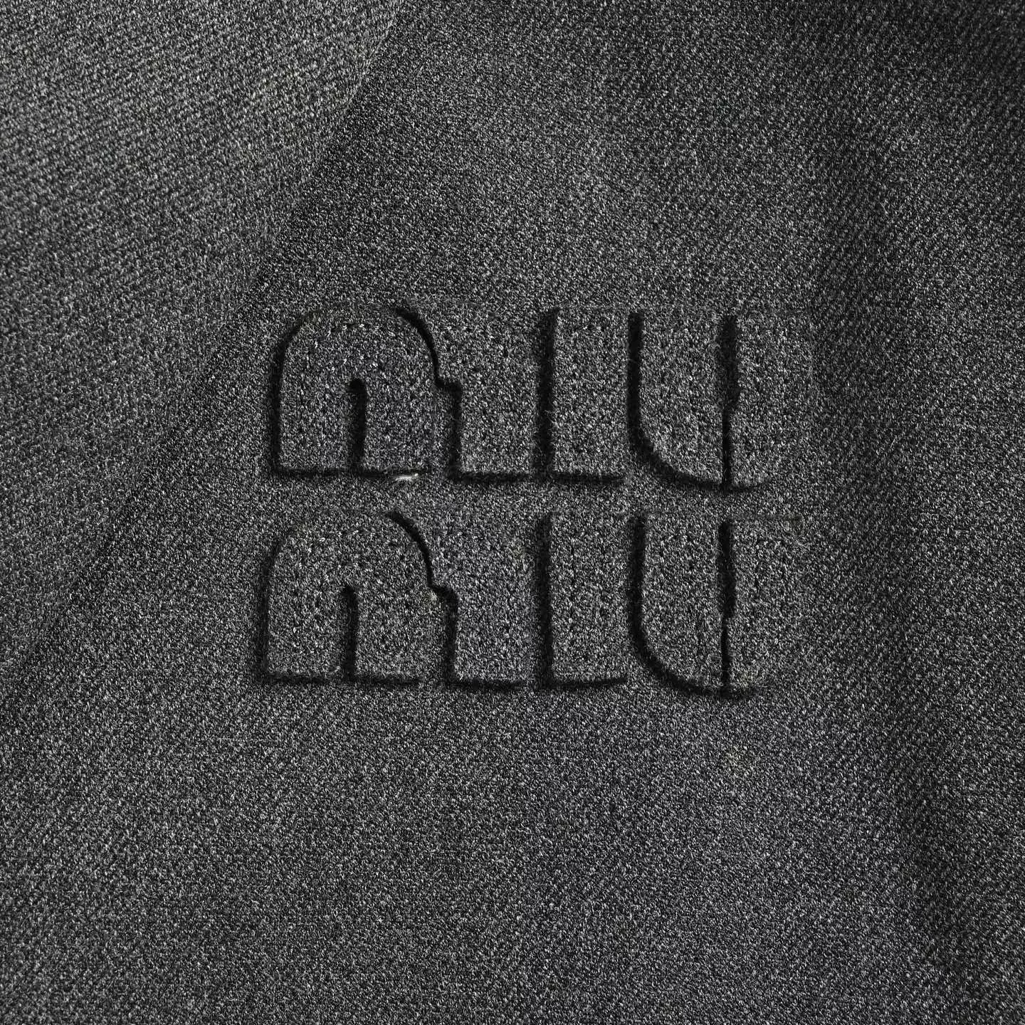 미우미우 탈부착 소매 울 남녀공용 정장 재킷 상세 이미지 11