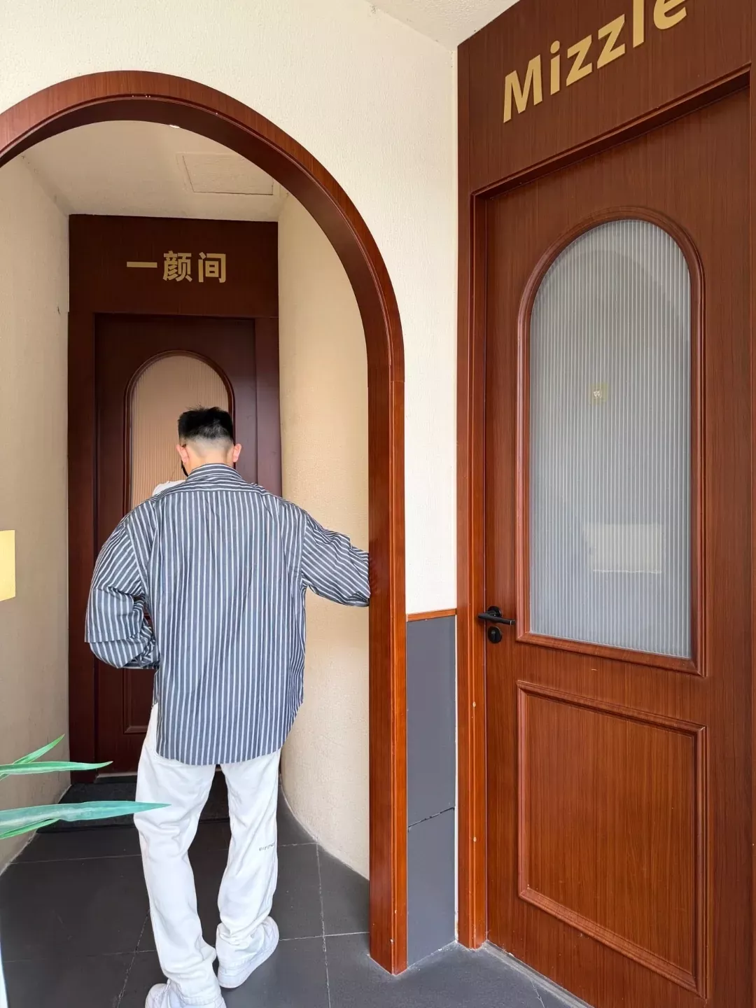 아크네스튜디오 라벨 포켓 스트라이프 남녀공용 긴소매 셔츠 상세 이미지 14