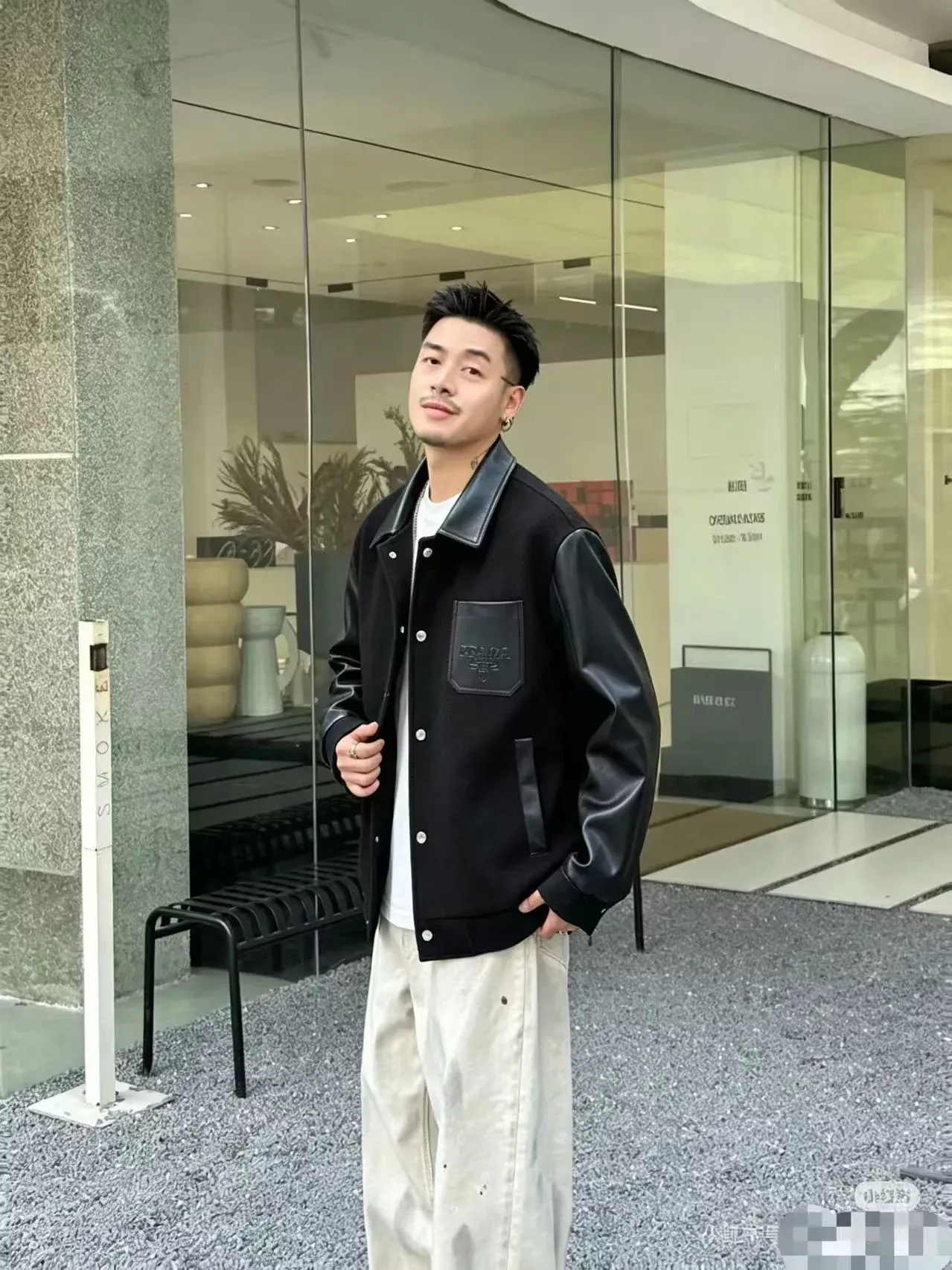 프라다 가죽 소매 배색 포켓 남녀공용 가죽 재킷 상세 이미지 19