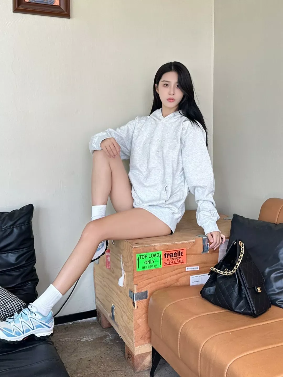 루이비통 암문 모노그램 자수 남녀공용 후드 티셔츠 상세 이미지 17