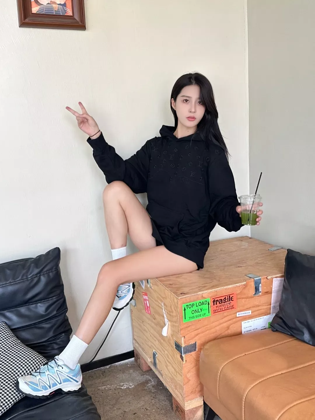 루이비통 암패턴 자수 배색 남녀공용 후드 티셔츠 상세 이미지 17