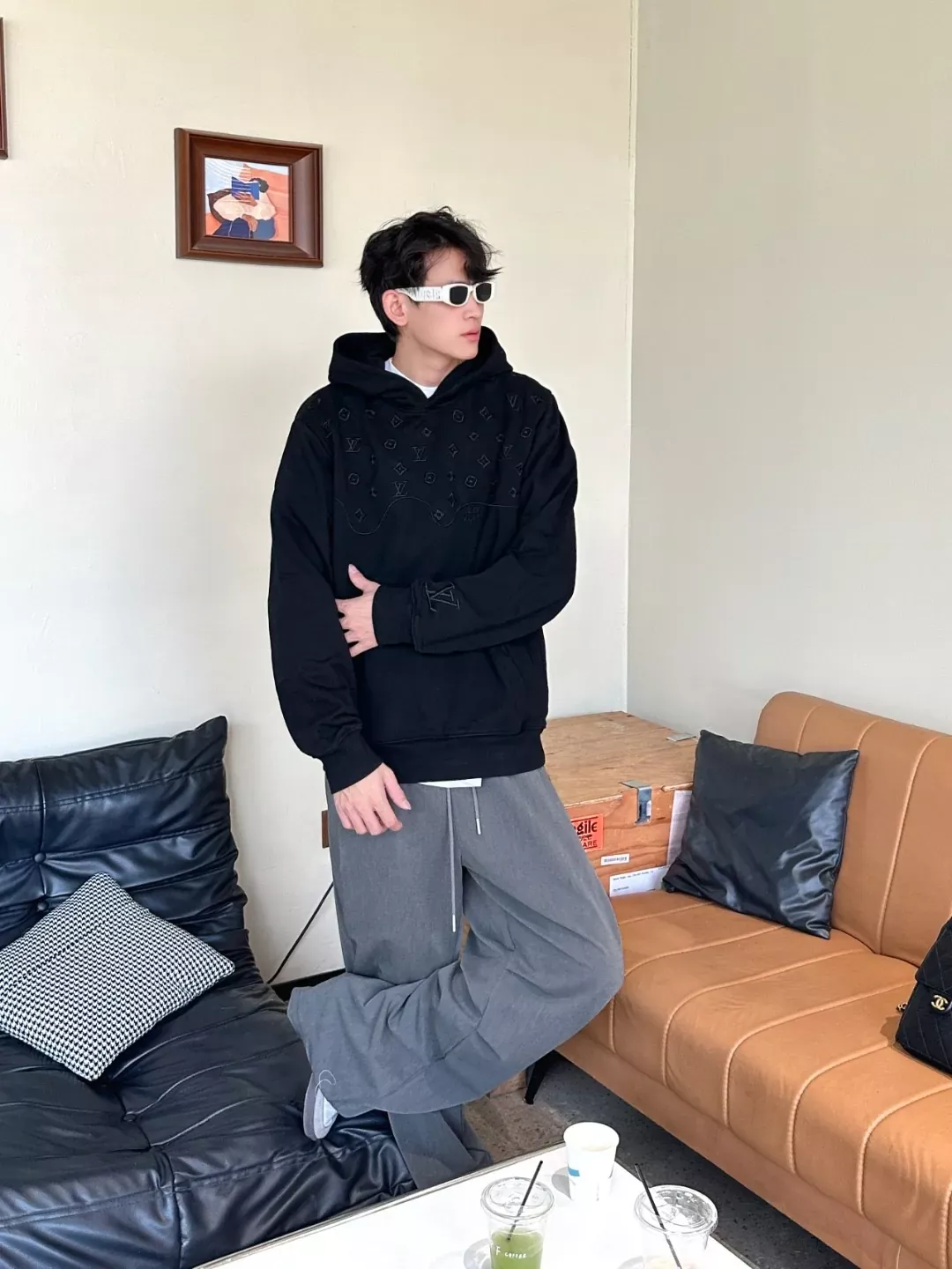 루이비통 암패턴 자수 배색 남녀공용 후드 티셔츠 상세 이미지 18