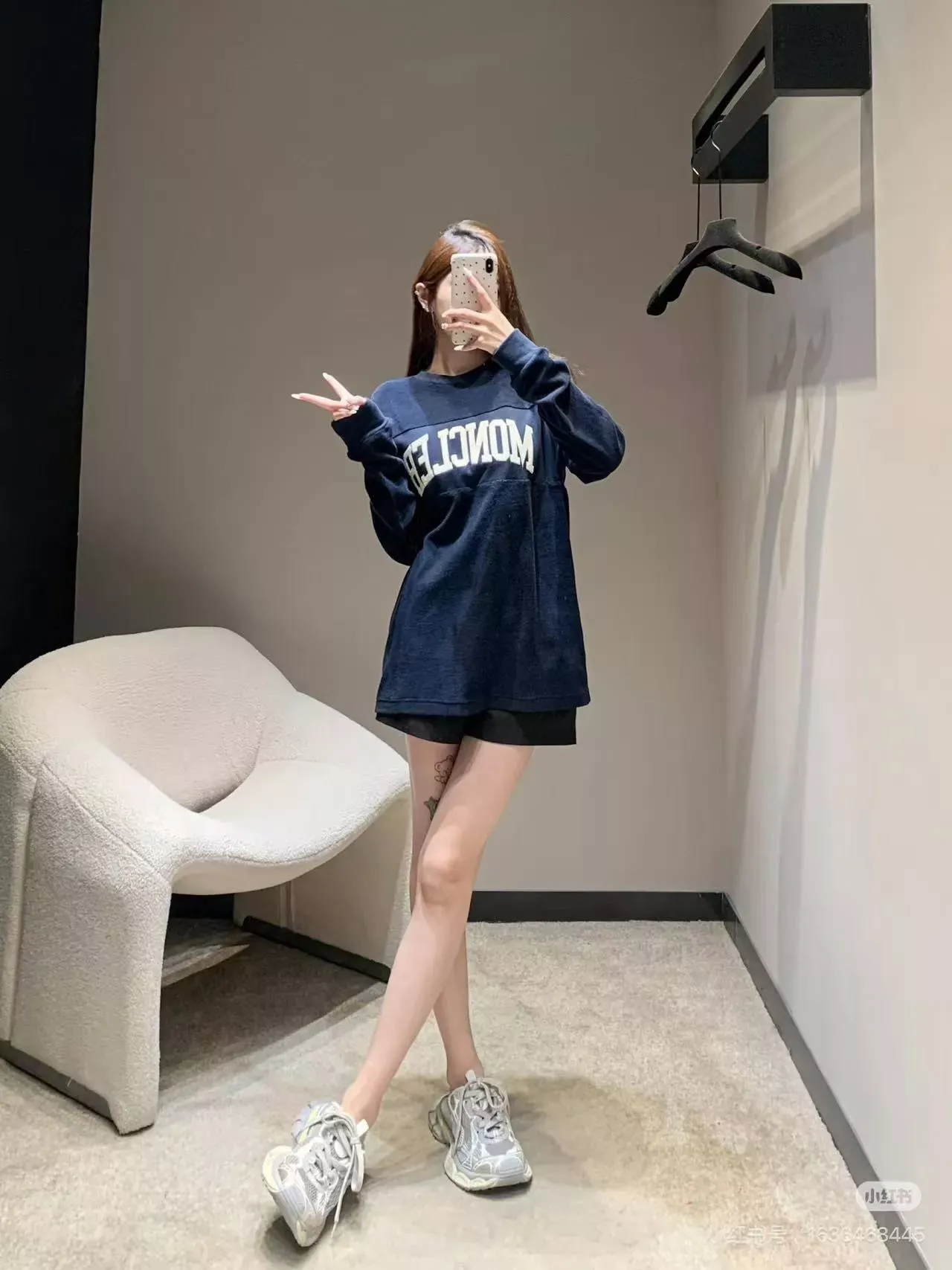 몽클레어 타월 자수 레터링 남녀공용 긴소매 티셔츠 상세 이미지 15