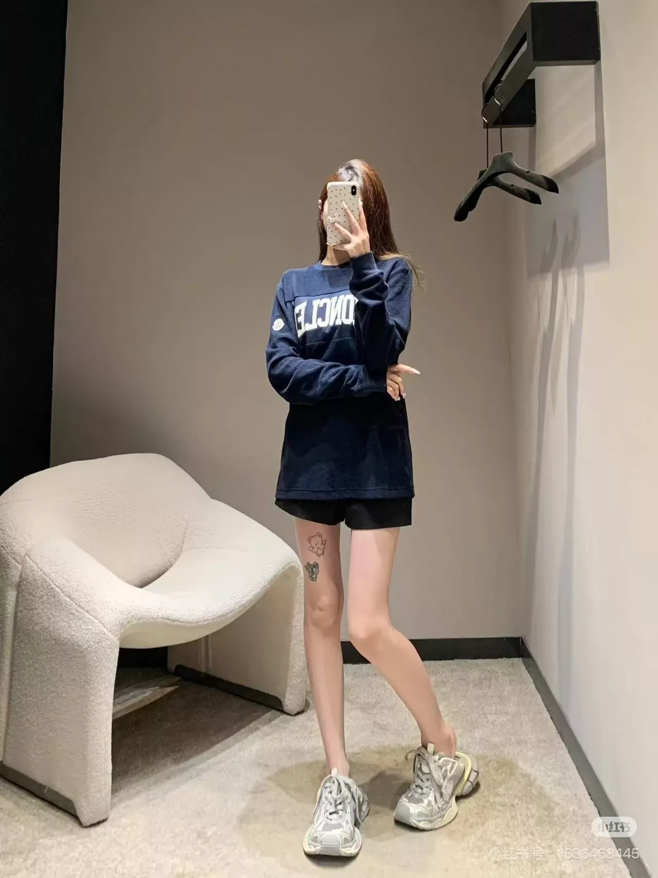 몽클레어 타월 자수 레터링 남녀공용 긴소매 티셔츠 상세 이미지 17