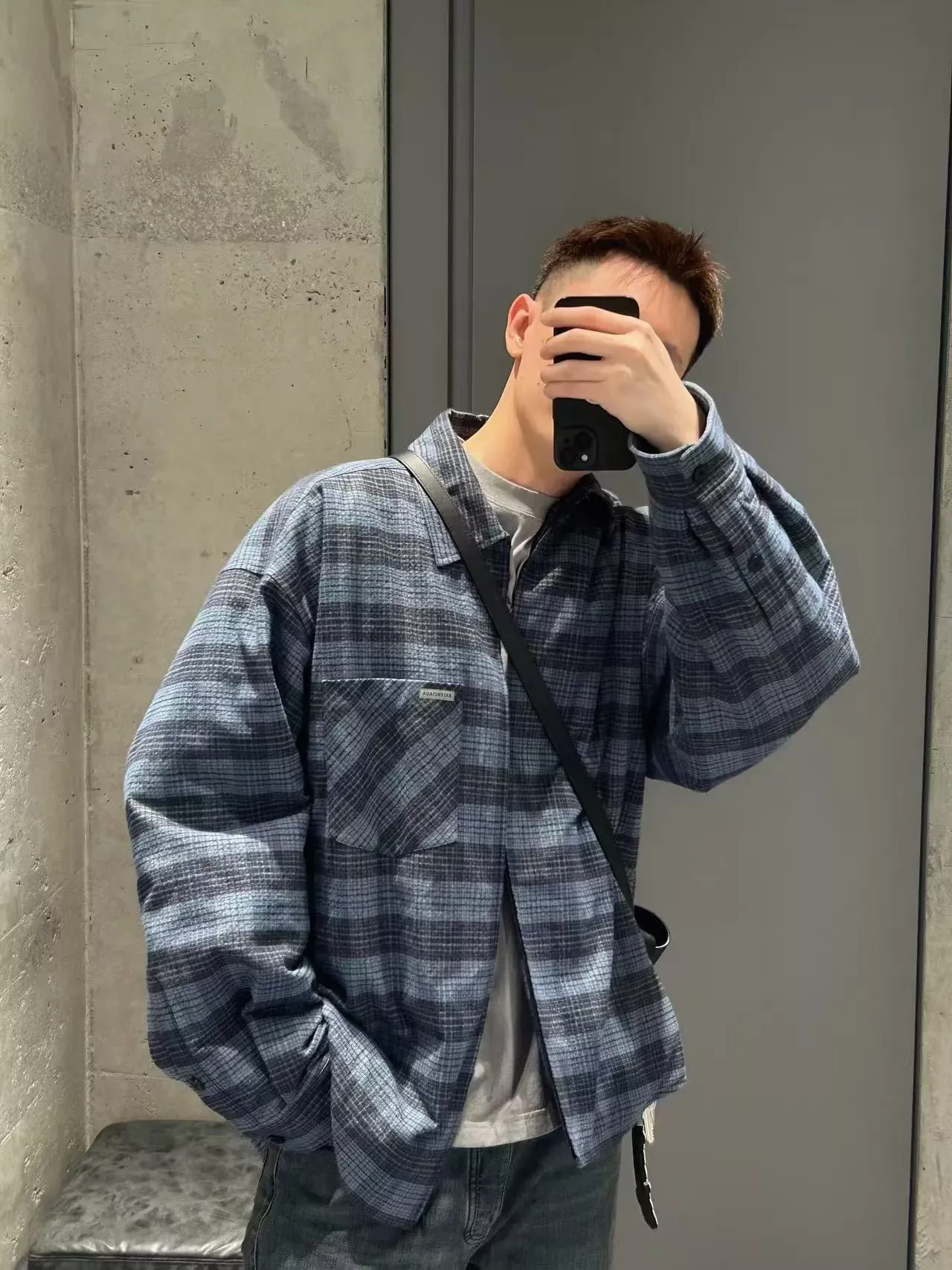 발렌시아가 그린 체크 퀼팅 남녀공용 집업 재킷 상세 이미지 11
