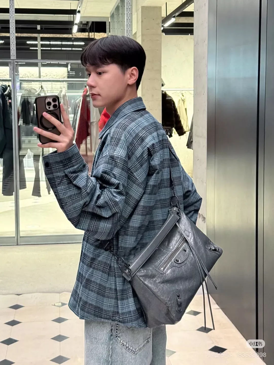 발렌시아가 블루 그레이 체크 패딩 남녀공용 집업 재킷 상세 이미지 18