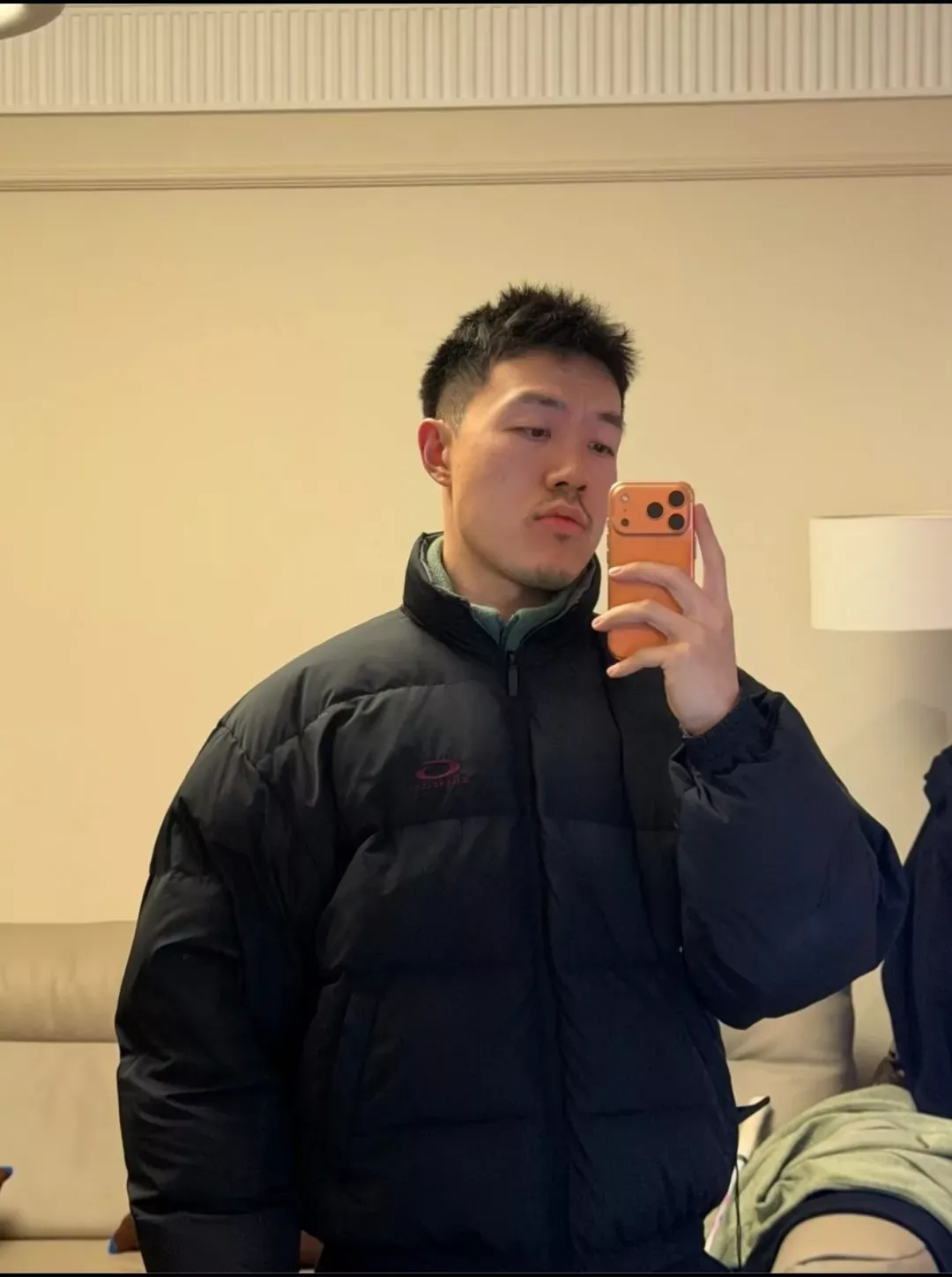 발렌시아가 양면 배색 하이넥 남녀공용 쇼트 패딩 상세 이미지 24