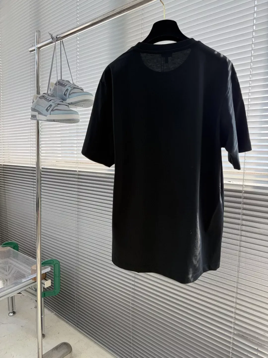 로에베 포켓 자수 루즈핏 남녀공용 반소매 티셔츠 상세 이미지 11