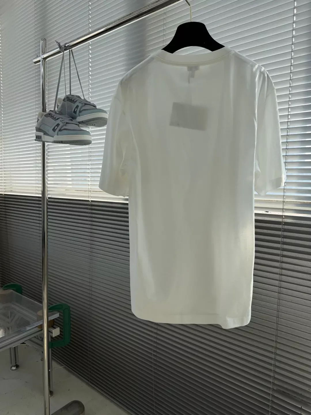 로에베 포켓 자수 루즈핏 남녀공용 반소매 티셔츠 상세 이미지 19