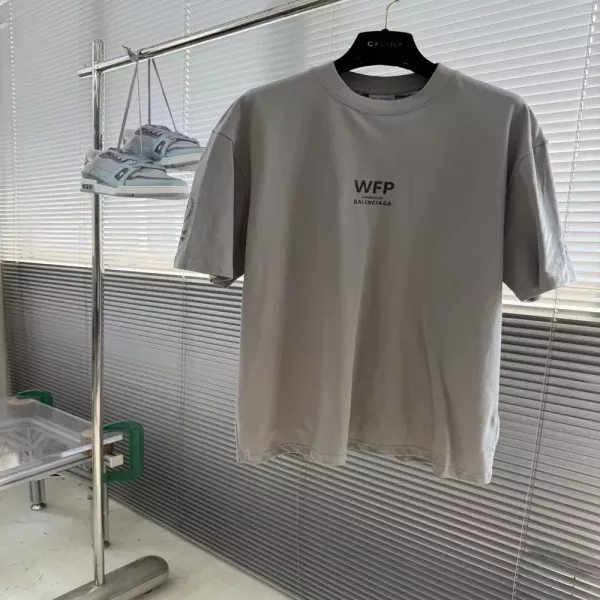 발렌시아가 레터링 프린트 중간 핏 남녀공용 반소매 티셔츠