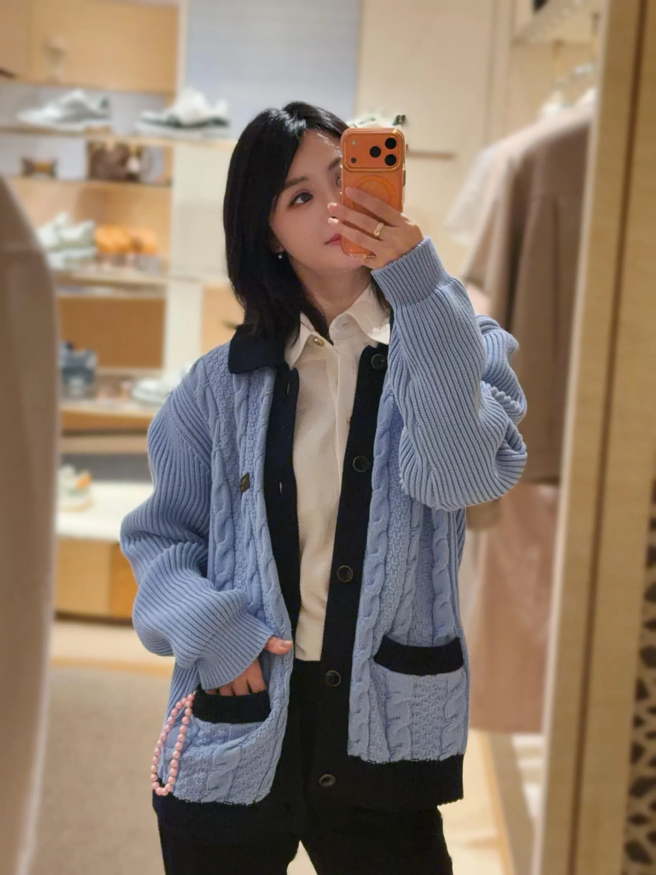 루이비통 꽈배기 배색 카라 긴소매 가디건 상세 이미지 14