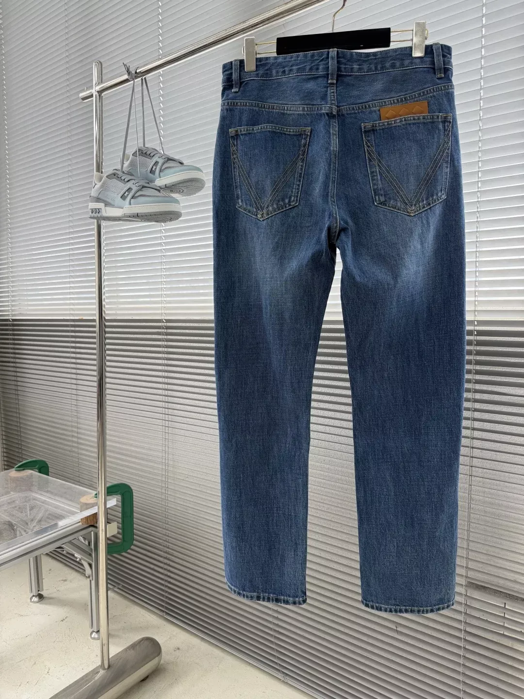 보테가베네타 빈티지 브이포켓 남녀공용 데님 팬츠 상세 이미지 2